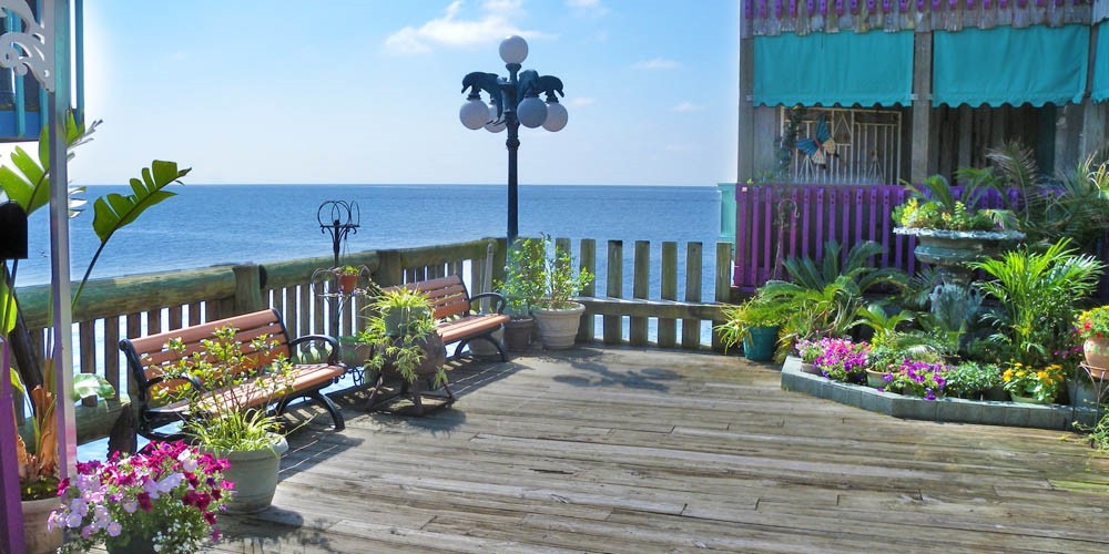 Deluxe rooms at the Cedar Key Harbour Master